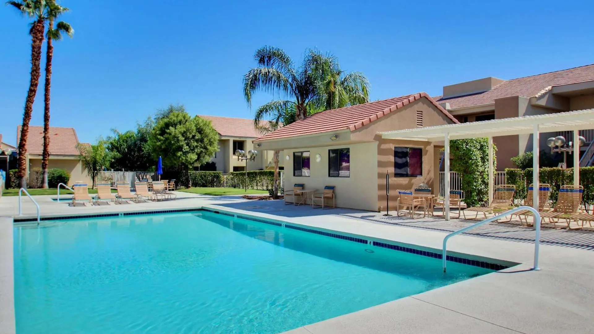 Convenient & Cozy Downtown - A Ryson Property Palm Springs Ferienhaus