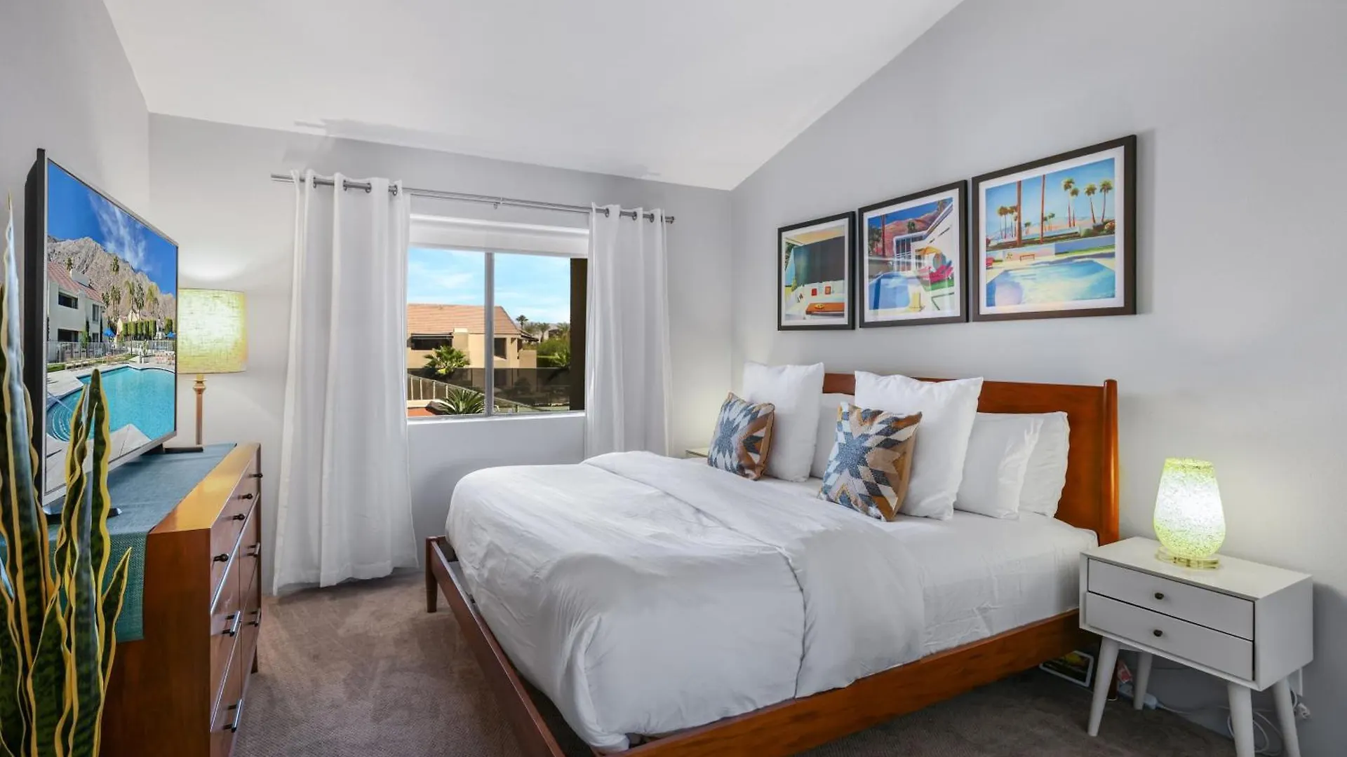 Convenient & Cozy Downtown - A Ryson Property Palm Springs